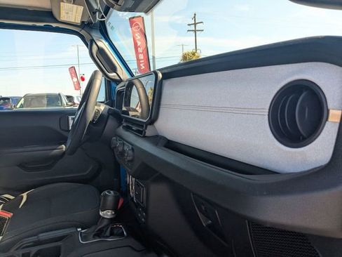 Used 2024 Jeep Wrangler Sport S image 33