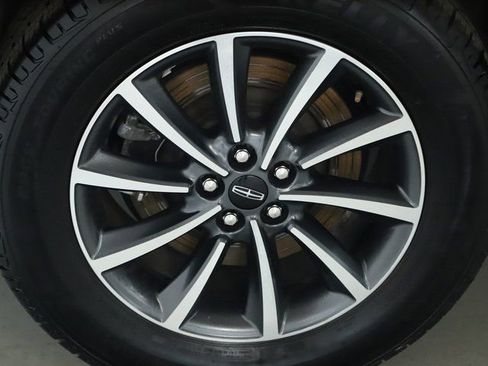 Used 2021 Lincoln Nautilus AWD image 12