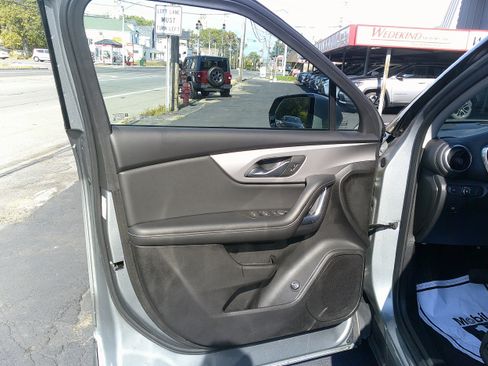 Used 2023 Chevrolet Blazer LT image 19