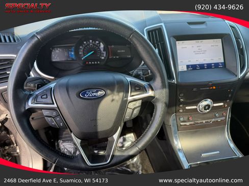 Used 2020 Ford Edge Titanium w/ Equipment Group 301A AWD/4WD image 18