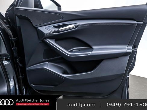 Used 2025 Audi Q6 e-tron Premium w/ Convenience Package image 24