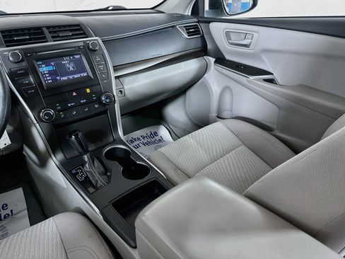 Used 2017 Toyota Camry LE FWD image 21