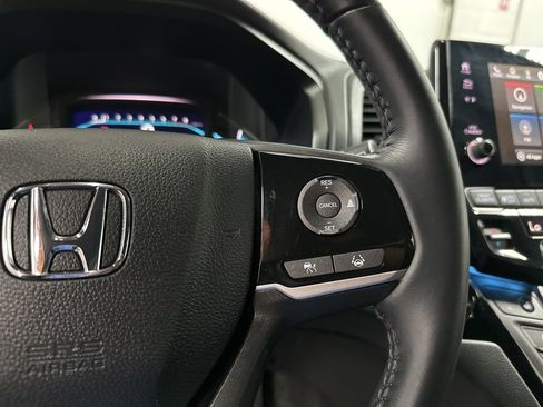 Used 2024 Honda Odyssey Touring image 17