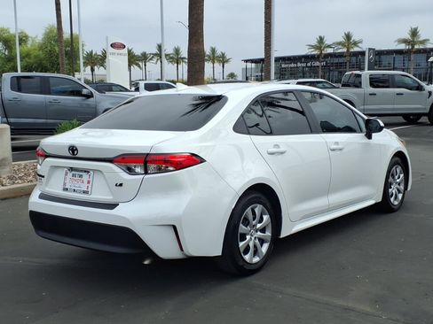 Certified 2025 Toyota Corolla LE image 4