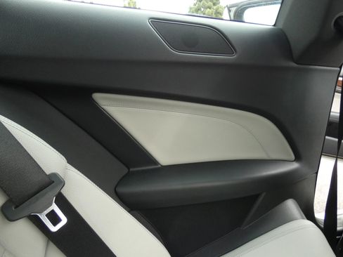 Used 2015 Mercedes-Benz C 350 Coupe image 46