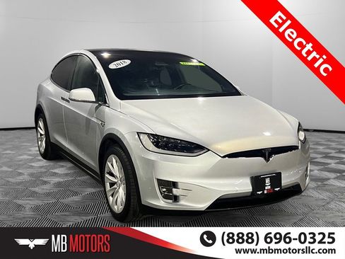 Used 2018 Tesla Model X 75D image 1