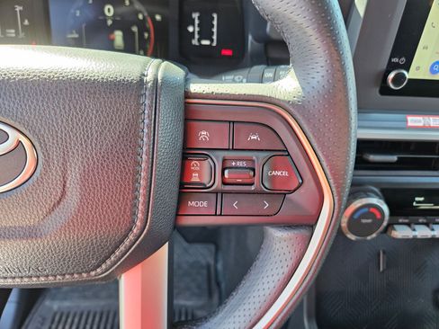 Used 2025 Toyota 4Runner SR5 AWD/4WD image 20