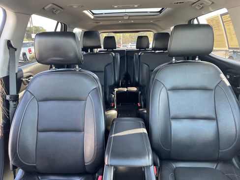 Used 2018 GMC Acadia SLT AWD/4WD image 30