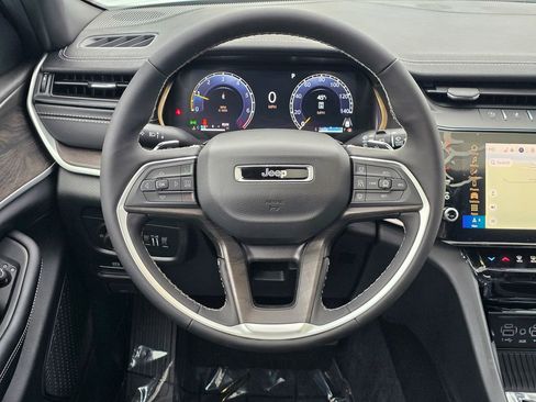 New 2026 Jeep Grand Cherokee Altitude AWD/4WD image 7