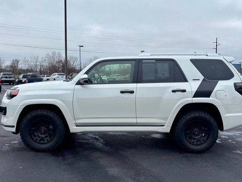 Used 2023 Toyota 4Runner Limited image 4