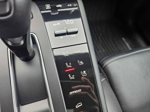 Used 2022 Porsche Macan image 29