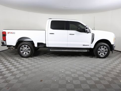 Used 2023 Ford F250 Lariat w/ Chrome Package image 4