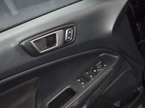 Used 2020 Ford EcoSport SE w/ SE Convenience Package image 9