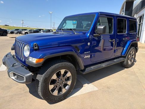 Used 2018 Jeep Wrangler Unlimited Sahara AWD/4WD image 7