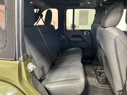 Used 2024 Jeep Wrangler Unlimited Sahara AWD/4WD image 18