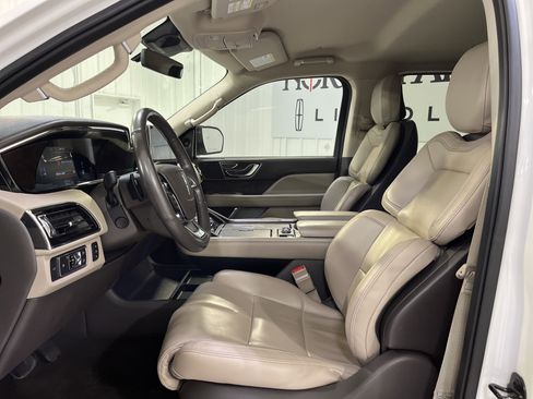 Used 2022 Lincoln Navigator Standard image 7