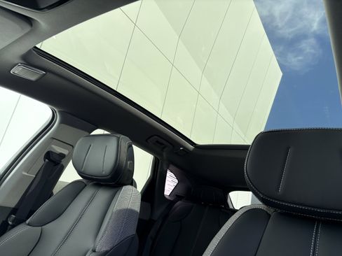 New 2025 Cadillac Optiq Luxury 1 image 14