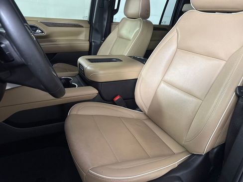 Used 2023 Chevrolet Suburban Premier image 11