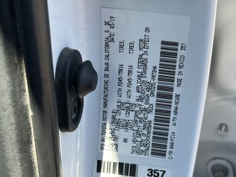 Used 2019 Toyota Tacoma SR5 RWD image 31