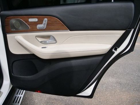 Used 2022 Mercedes-Benz GLS 450 4MATIC image 43