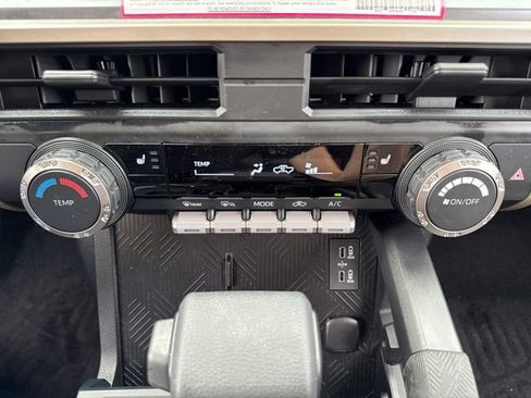 Certified 2024 Toyota Tacoma SR5 AWD/4WD image 28