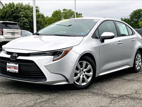 Used 2025 Toyota Corolla LE FWD image 1