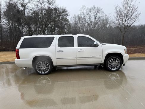 Used 2011 Chevrolet Suburban LTZ image 19