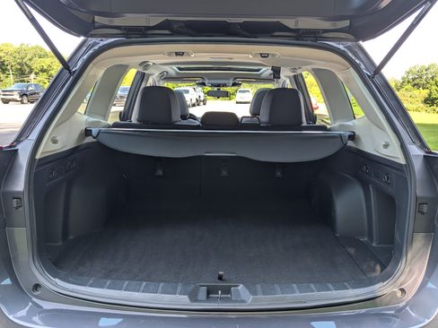 Used 2023 Subaru Forester Premium AWD/4WD image 19