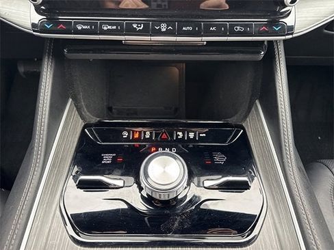 Used 2024 Jeep Wagoneer Series III image 18