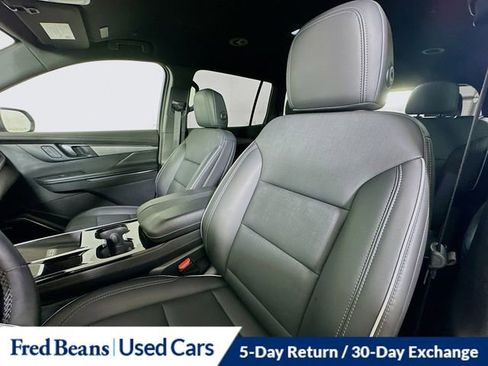 Used 2025 Buick Enclave Preferred image 23