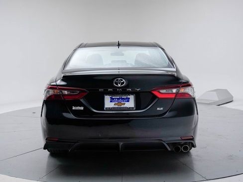 Used 2023 Toyota Camry SE image 5