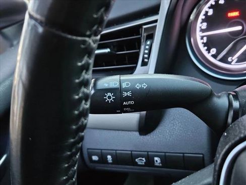 Used 2019 Toyota Camry XLE image 15