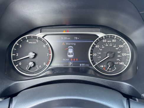 Used 2024 Nissan Altima 2.5 SV FWD image 27