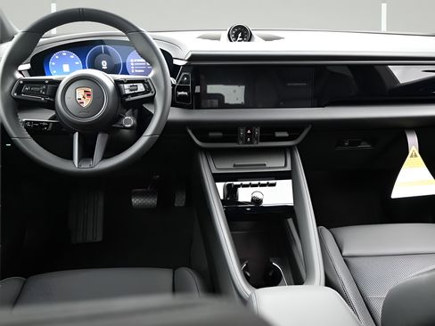 Certified 2025 Porsche Macan 4 Electric AWD/4WD image 8