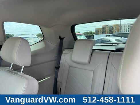 Used 2025 Volkswagen Atlas SE w/ Panoramic Sunroof Package FWD image 35
