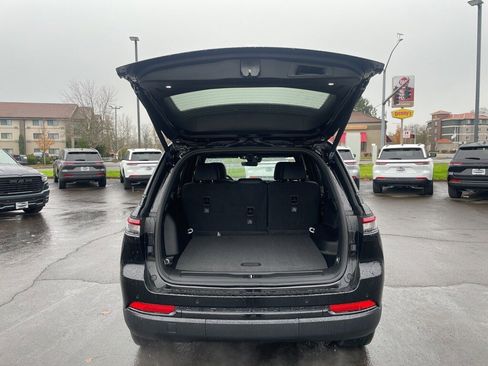 New 2025 Jeep Grand Cherokee Altitude image 5