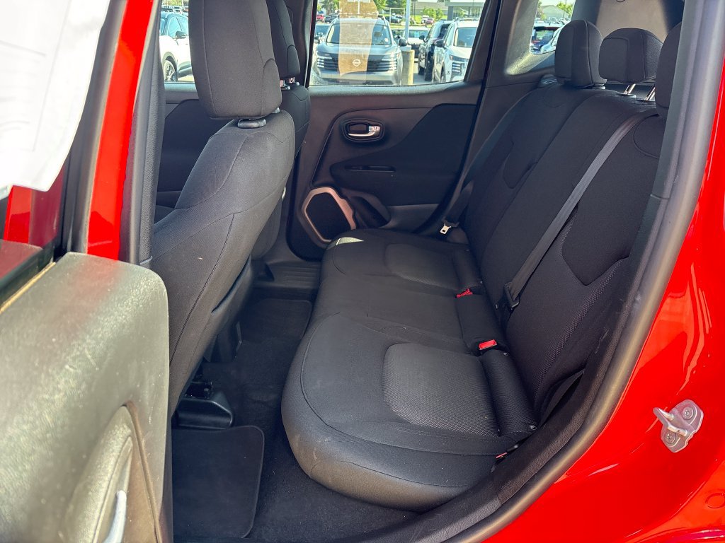 Used 2017 Jeep Renegade Latitude AWD/4WD image 24
