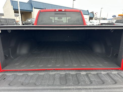 Used 2020 RAM 1500 Classic SLT w/ Luxury Group image 5