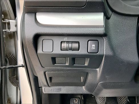 Used 2015 Subaru Forester 2.5i Premium image 32