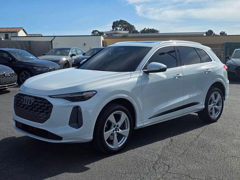 Used 2025 Audi Q5 2.0T Premium Plus w/ Premium Plus image 2