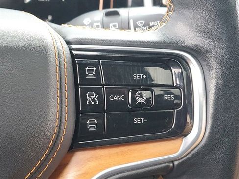 Used 2022 Jeep Grand Wagoneer Series III w/ Rear Seat Video Group 1 image 23