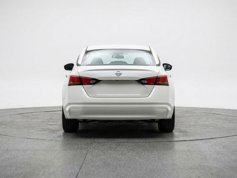 Used 2025 Nissan Altima 2.5 SV image 7