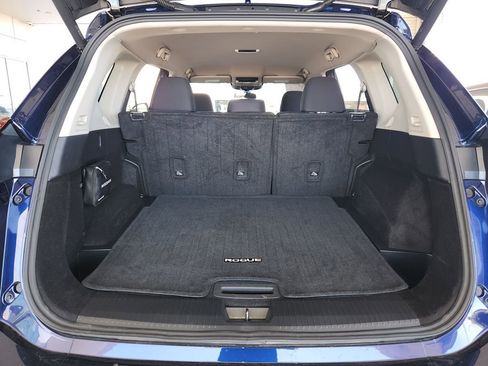 Used 2025 Nissan Rogue SV image 13