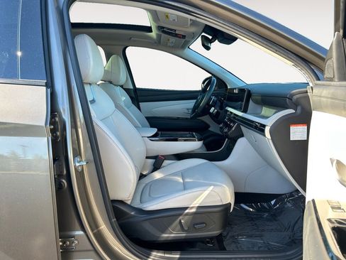Used 2025 Hyundai Tucson Limited AWD/4WD image 24