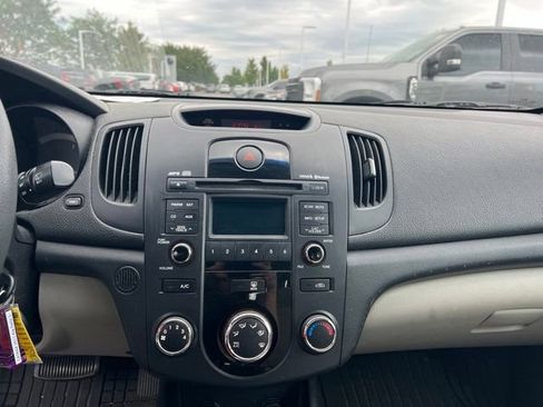 Used 2011 Kia Forte EX FWD image 17