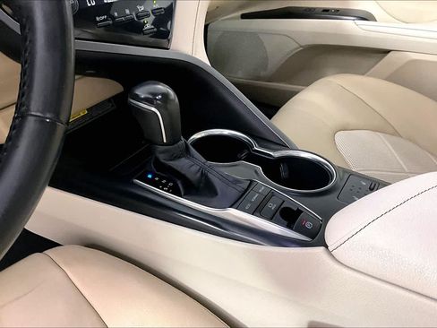 Used 2019 Toyota Camry XLE w/ Driver Assist Package FWD image 16