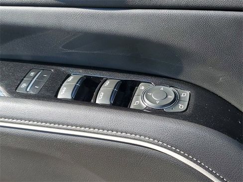 Used 2022 Cadillac Escalade Luxury image 22