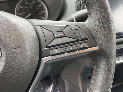 Used 2025 Nissan Versa SR w/ Trunk Package image 20