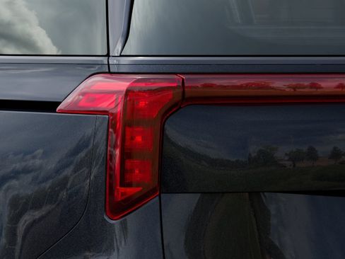 New 2026 Kia Carnival SX w/ SX Dark Edition Package FWD image 11