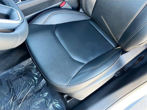 Certified 2025 Jeep Compass Limited image 18